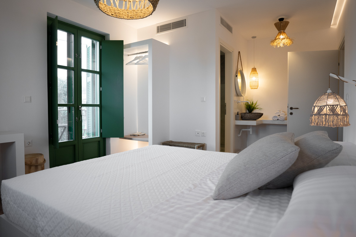 Olvio Suites — photograph 3